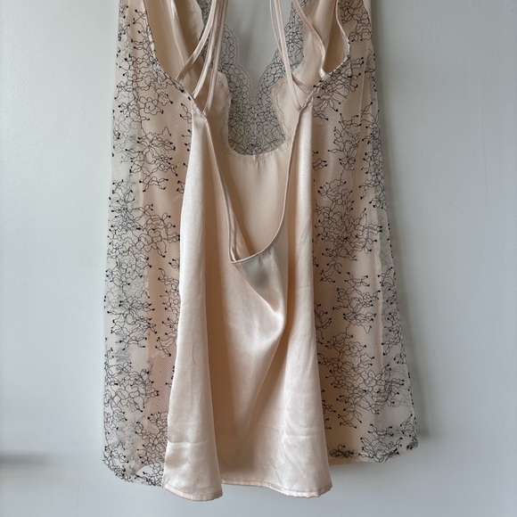 Victoria’s Secret champagne satin & lace open back mini slip - Picture 3 of 8